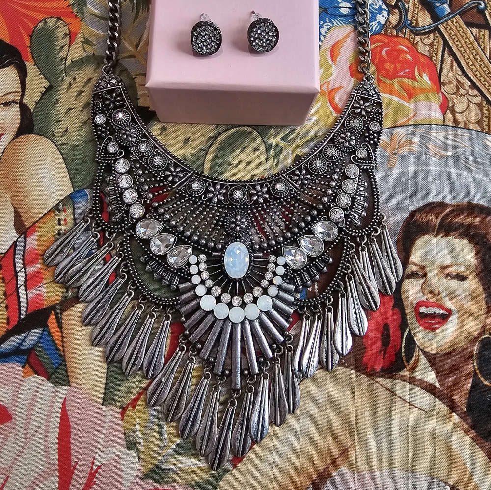 Gunmetal Statement Necklace with Stud Earrings - Set